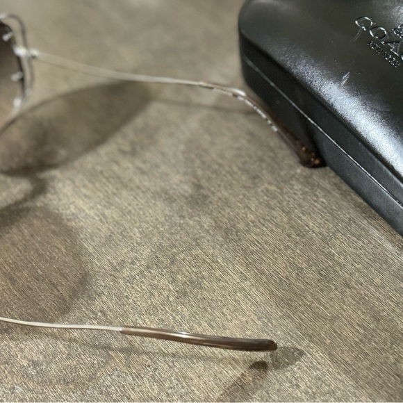 Coach sunglasses with case - Picture 8 of 10